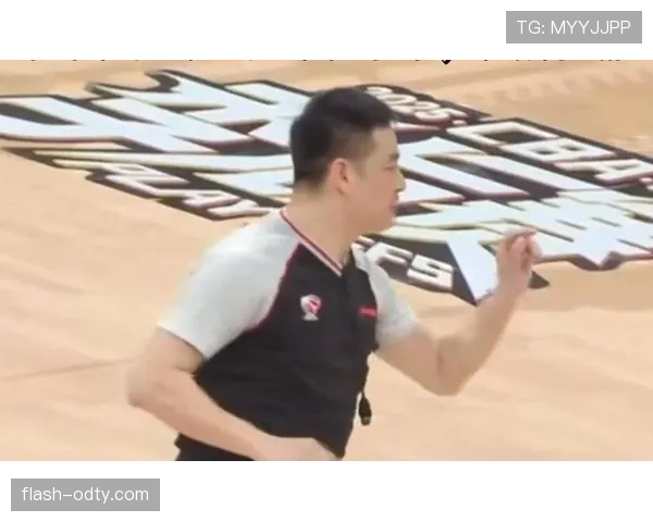 防守犯规的判罚标准：何时构成可判罚的阻挡或拉拽行为
